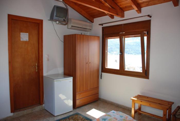 Hotel Bonis Samos Town Room photo